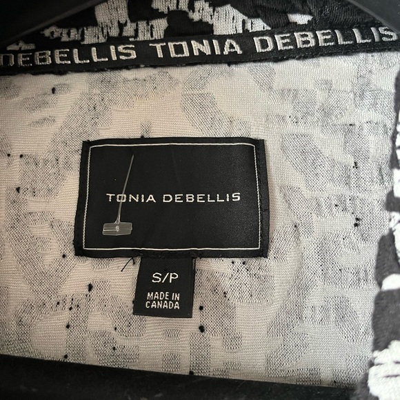 Tonia Debellis made in Canada jacket. Stretch! - Picture 14 of 14